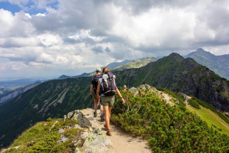 Why Do People Like Hiking: Unpacking the Thrills of the Trail