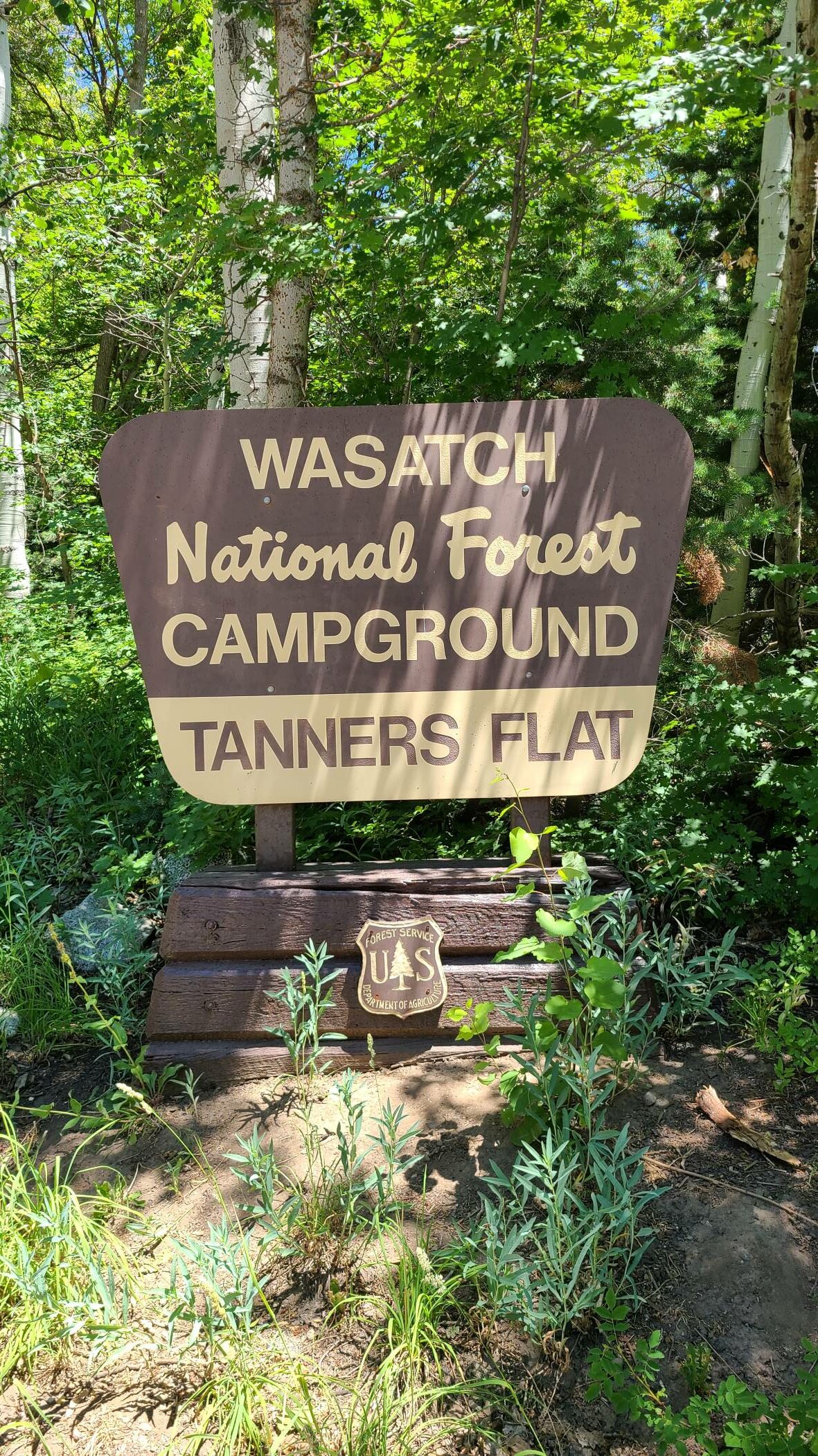 Welcome sign for Tanners Flat Campground in Sandy Utah - HelloTrail.com